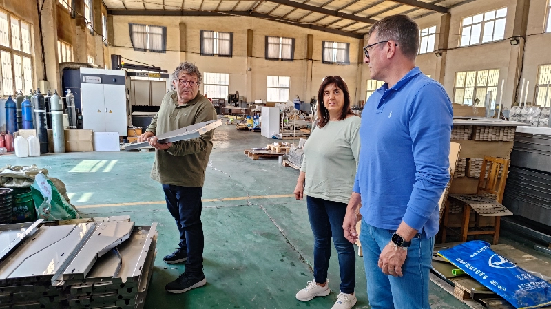 Pelanggan Sepuluh Tahun Manolo dari Spanyol Mengunjungi Debabrother Lagi